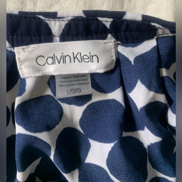 Calvin Klein Women's Top, Ruffle Cap Sleeves, Blue Polka Dot Pattern; Size L - Picture 5 of 9